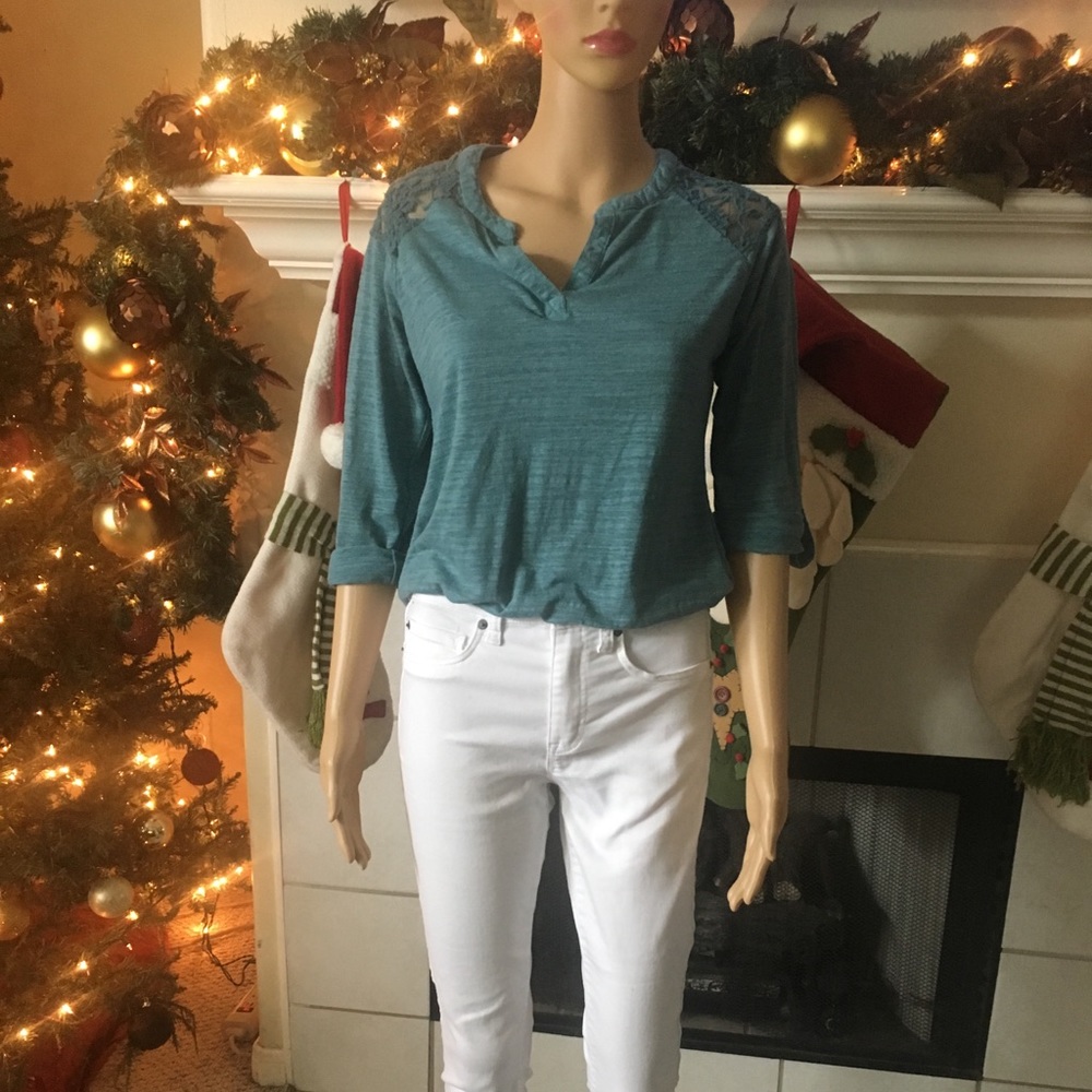 Teal top